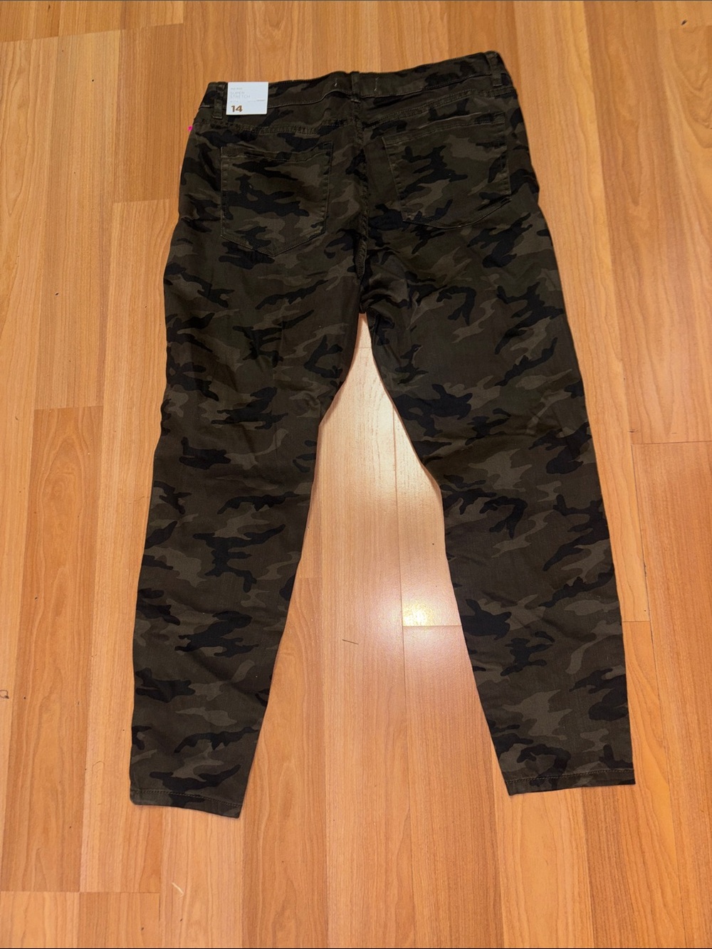 Lane Bryant Camo Super Stretch Skinny Pants Jeans Distressed Women’s Plus 14 NWT - Picture 9 of 12